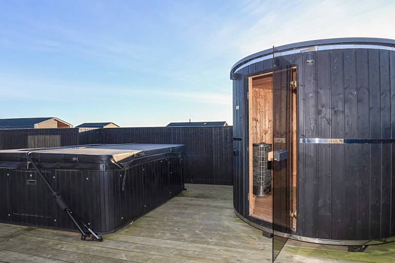 House with terrace & sauna — photo 2