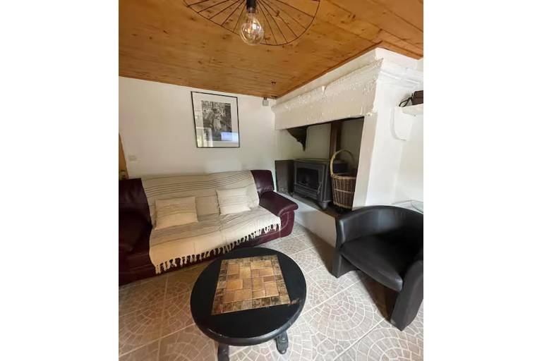 Wonderful vacation home with BBQ, yard & terrace | Pets allowed — photo 2