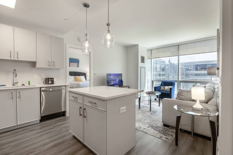 Family-oriented rental apartment with barbecue, pool & patio | Suitable for remote work | Dogs allowed — photo 3