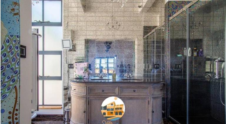 Villa with patio, private pool & grill | Suitable for remote work — photo 4