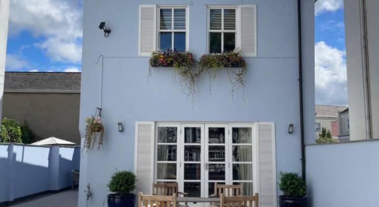 Vacation home with 3 rooms for 5 persons in Cheltenham