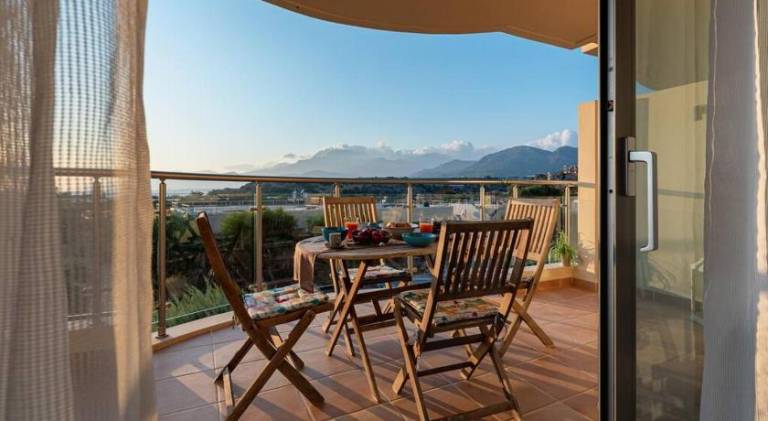Holiday apartment with garden, pool & terrace — photo 4