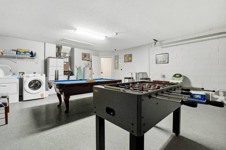 Child-friendly house with private pool, BBQ & hot tub | Dogs allowed — photo 3