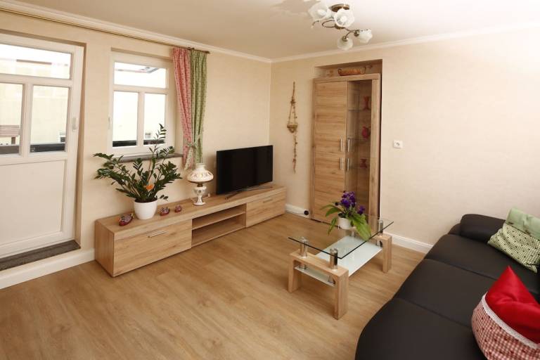 House with yard & sauna | Pet-friendly — photo 4