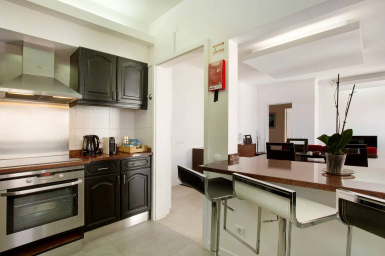 Apartment 'Funchal Centre Bliss - Soulful Stays' with Sea View, Shared Terrace and Wi-Fi — photo 5