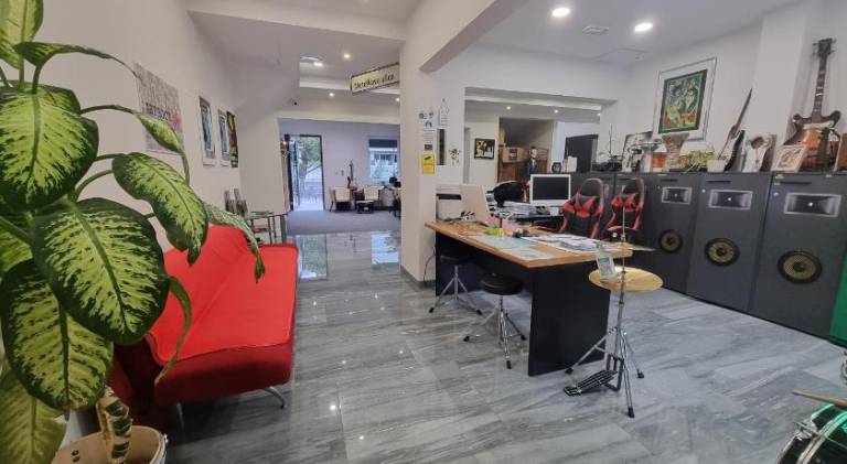 Serviced apartment with terrace, yard & sauna | Pets allowed in Izola
