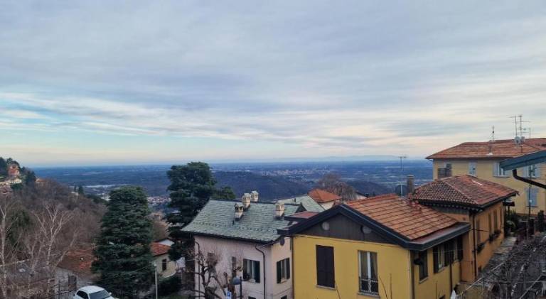 Holiday apartment with 1 room for 5 persons in Brunate