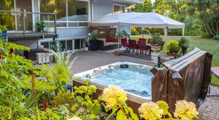 Nature Oasis BarMar 2BR Suite in Dundas close to Webster Falls in Hamilton, ON