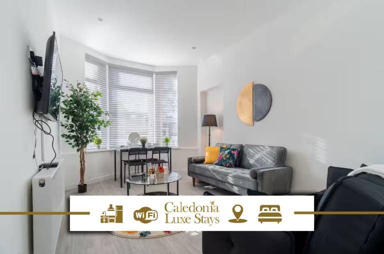 Apartment with yard in Glasgow