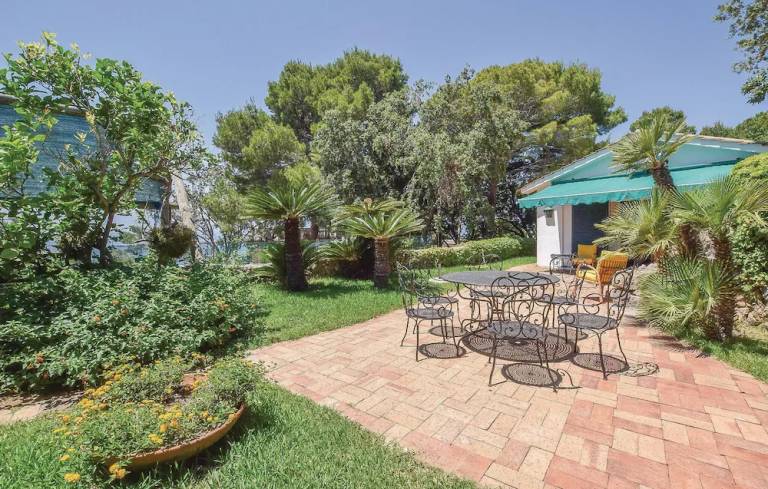 House  Ischia