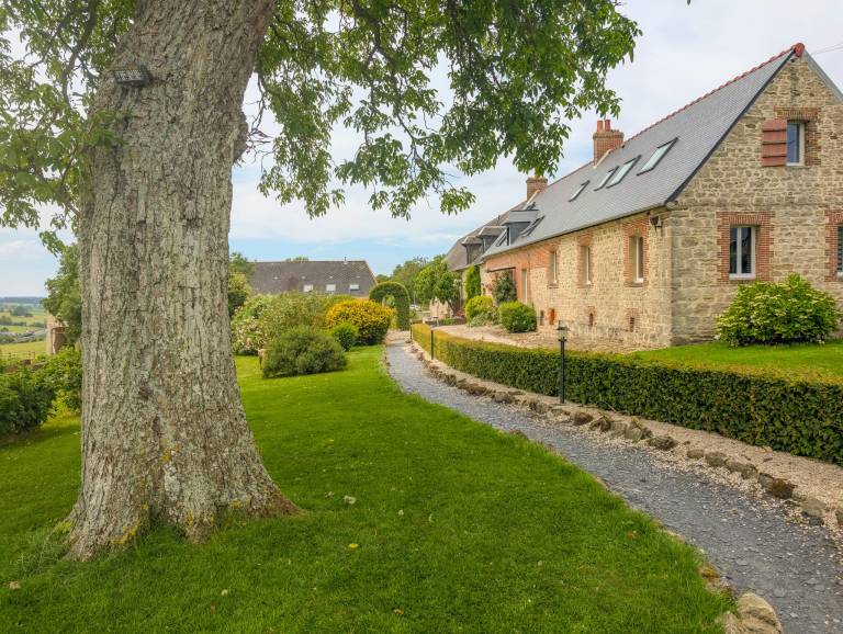 House with barbecue, garden & patio in Dieppe
