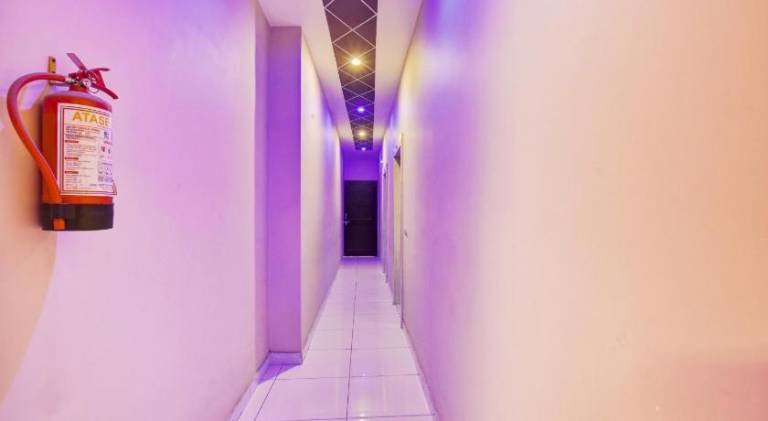 Hotel O Sarovar