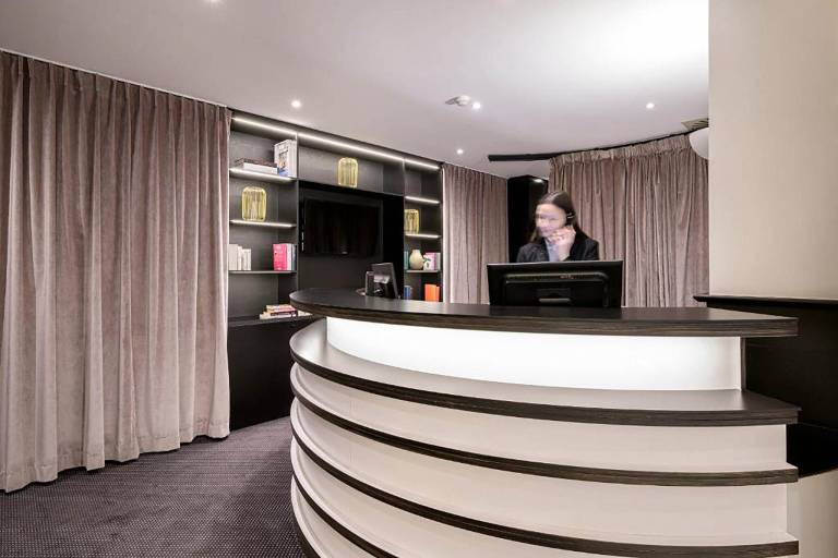 Aris Grand Place Hotel — photo 4