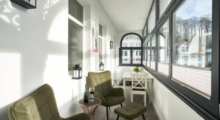 Holiday apartment with patio & yard — photo 4
