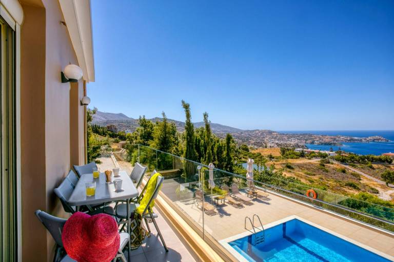 Villa with garden, grill & pool — photo 4