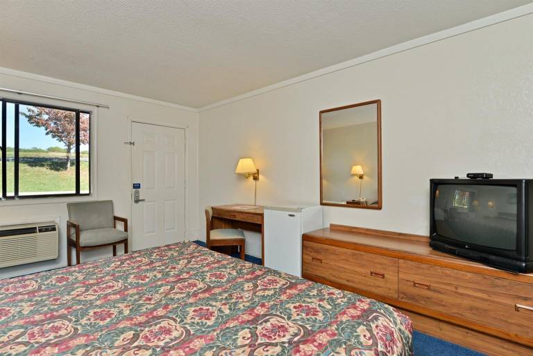 Americas Best Value Inn Kodak Sevierville — photo 2