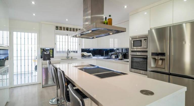 Villa with garden, barbecue & terrace — photo 4