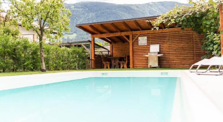 Rental apartment with yard, patio & sauna — photo 4