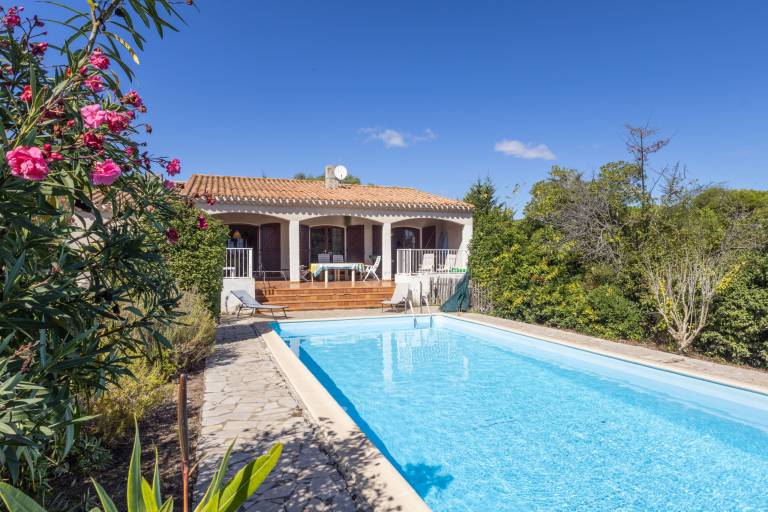 Fully equipped villa with garden, private pool & patio | Pet-friendly — photo 5