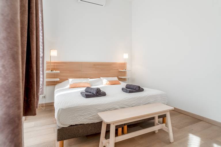 “Steven” Room with Shared Pool, Shared Garden, and Wi-Fi — photo 2