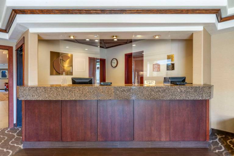 Comfort Inn & Suites Lincoln City — photo 5