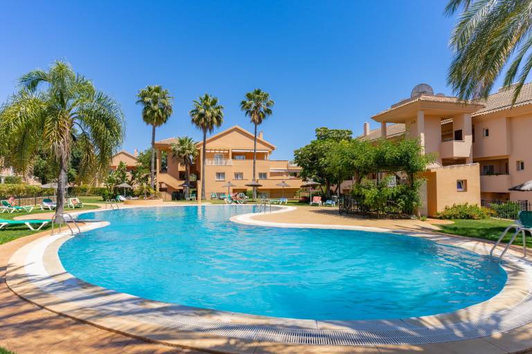 Apartment 'Jardines Santa Maria Golf Elviria' with Shared Pool, Wi-Fi and Air Conditioning in Marbella