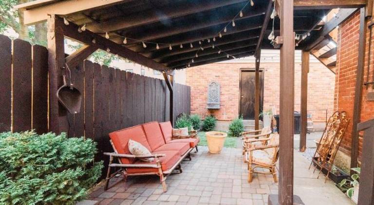 Outdoor Space - Parking - 1st Floor - Walkable in Pittsburg, PA