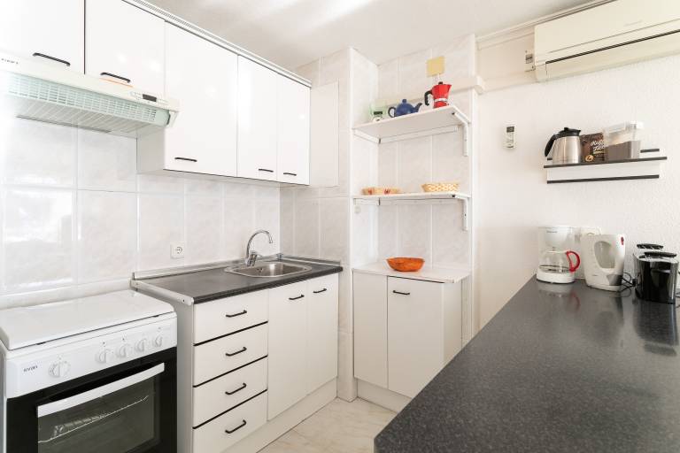 Fully equipped apartment with terrace & fast internet | Lake view | Beach nearby | Pets allowed — photo 5