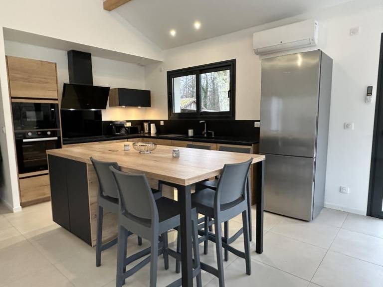 Fully equipped gite with terrace, pool & yard | Pets allowed — photo 5