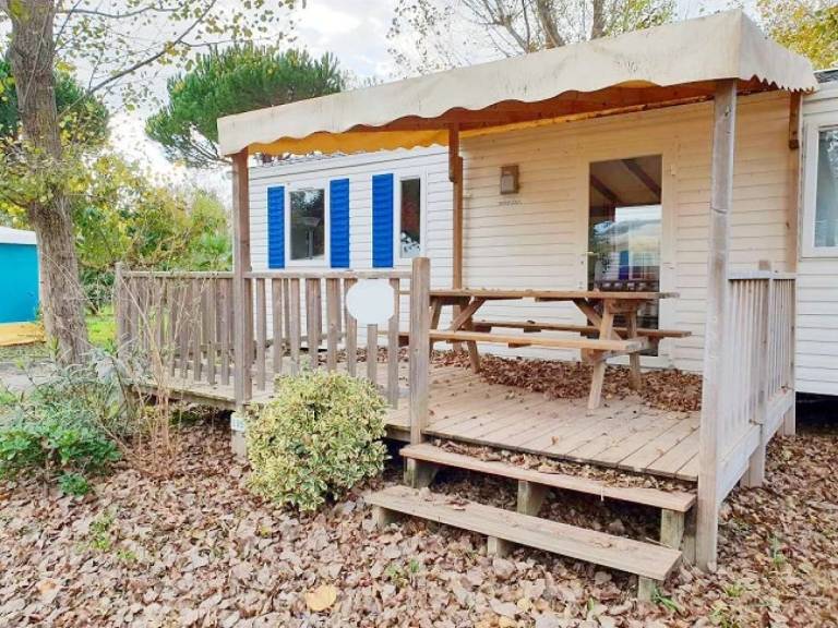 Camping with patio, hot tub & garden — photo 4