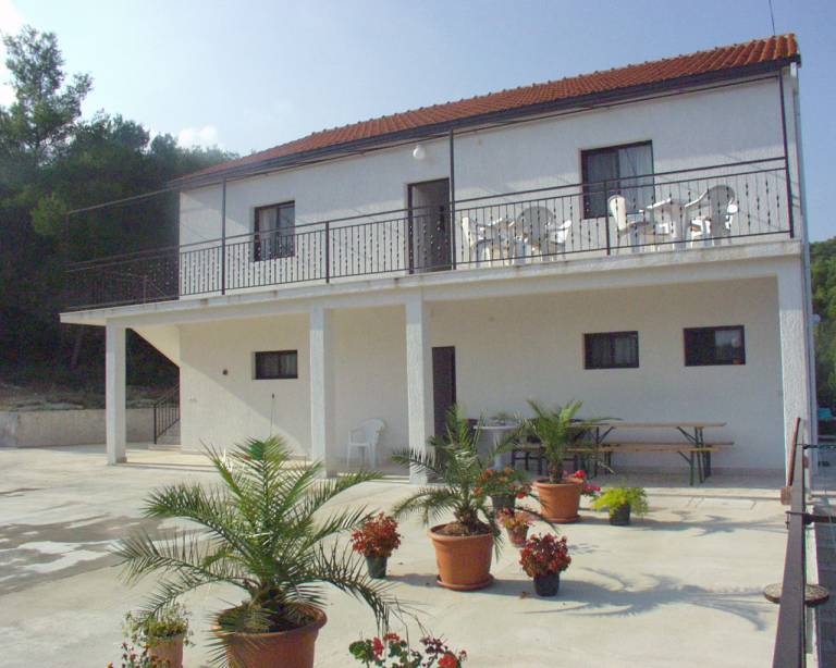 Studio apartman  Sutivan