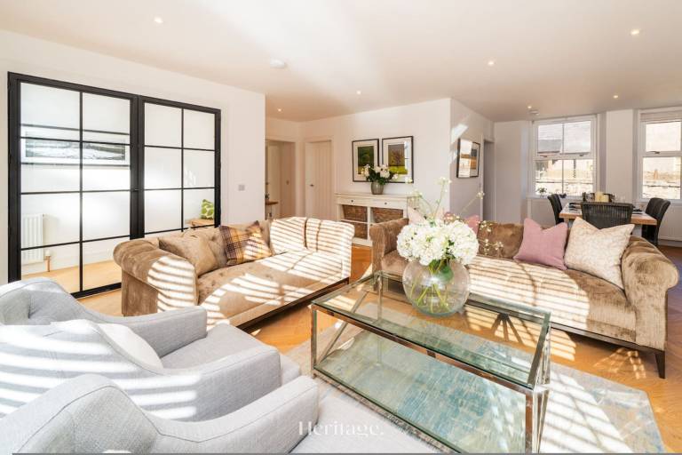 Vacation home with yard — photo 3