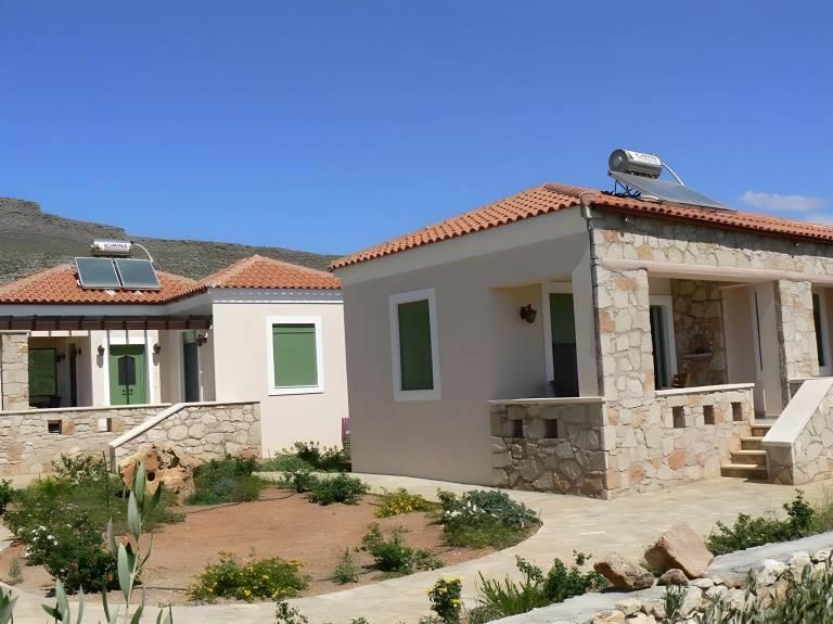 Pleasant villa with yard & terrace | Beach nearby | Suitable for remote work | Dogs allowed in Ierapetra