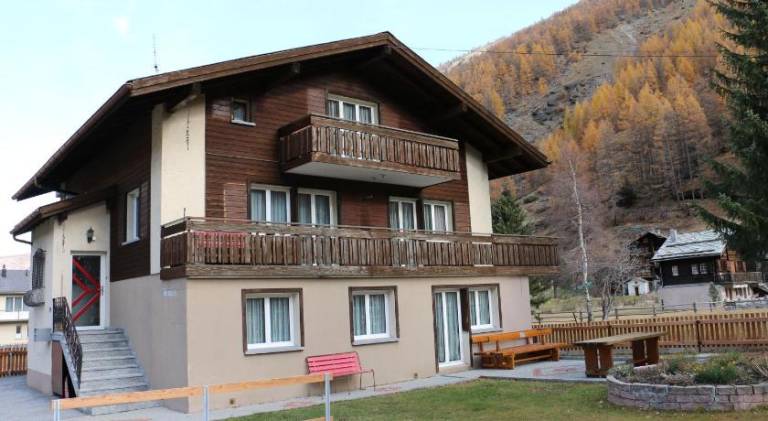 Apartment with 2 rooms for 4 persons in Saas Grund