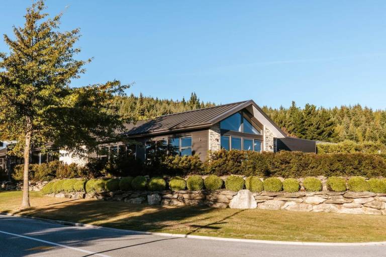 396 m&sup2; Ferienhaus