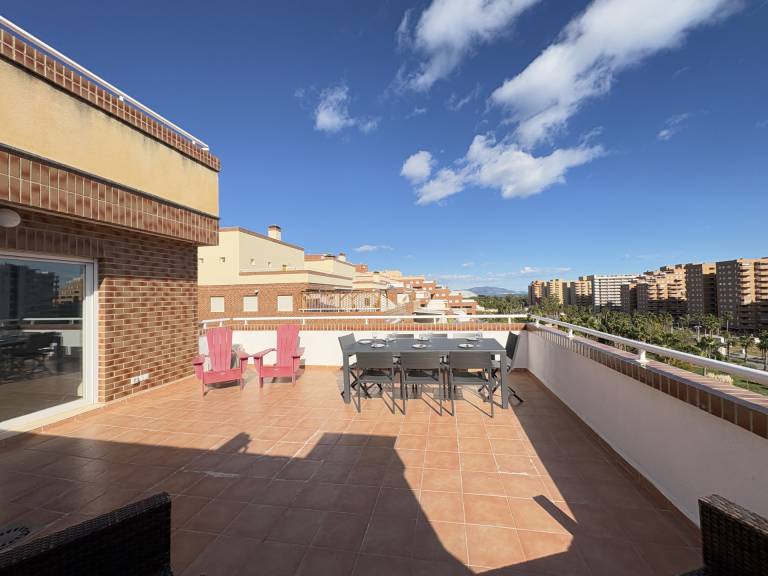 Rental apartment with yard, terrace & pool — photo 4