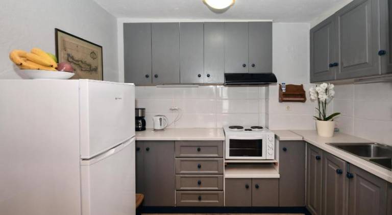 Beautiful holiday apartment with patio & barbeque | Next to the beach | Pets are welcome — photo 4