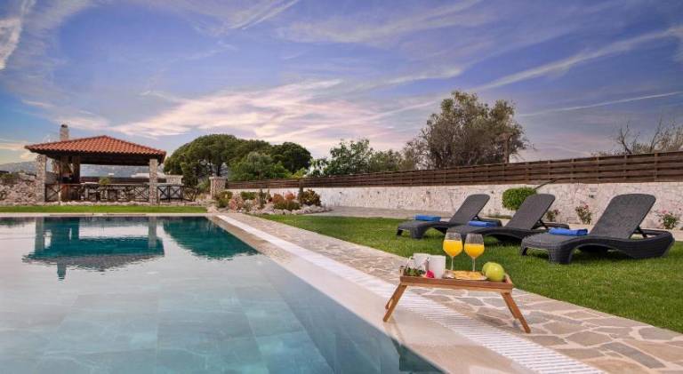 Villa with pool — photo 2