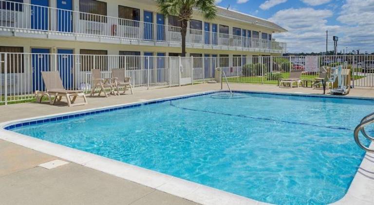 Motel 6 Gulfport, MS – Airport — photo 2