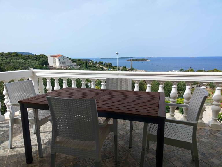 Holiday apartment Rubi 3, a beautiful apartment with an enchanting view of the sea — photo 4