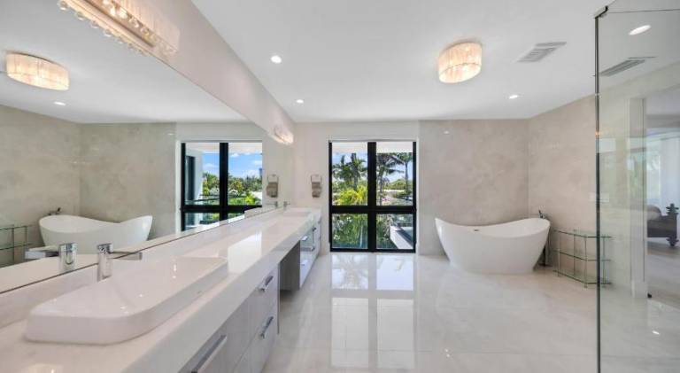 Vacation home with pool | Perfect for remote work — photo 2