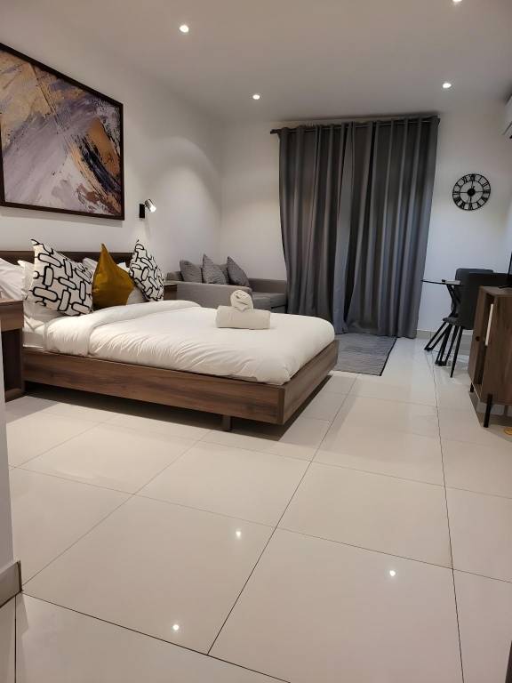 Wonderful serviced apartment with patio | Dogs allowed — photo 4