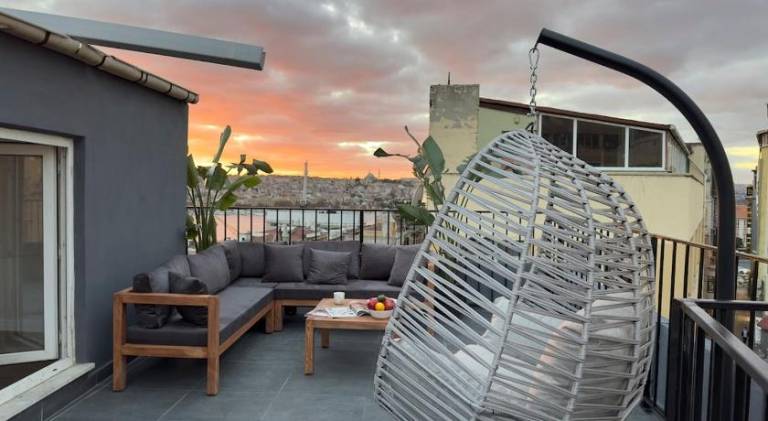 Stunning 2BR 2Bath near Metro - YM 1 — photo 2