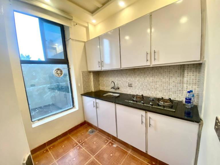 Luxurious Landing soundproof 1B Condo — photo 4