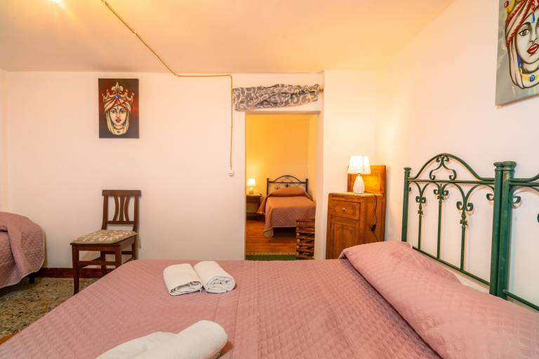 Pension 'Camera Familiare Vintage' with Shared Terrace and Wi-Fi — photo 4