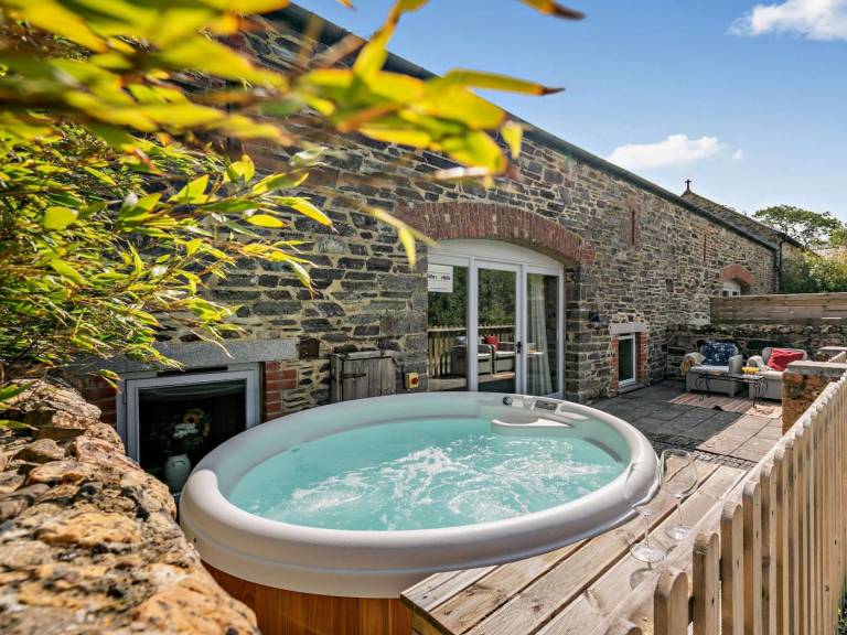 Nice cottage with garden, jacuzzi & BBQ | Pets are welcome — photo 2