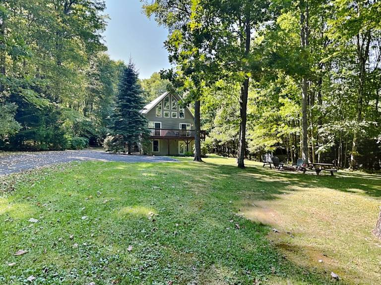 Serenity Chalet in Deer Park, MD