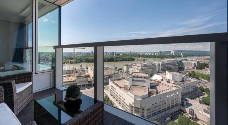 Panorama - Sunset and castle view, 22nd floor, garage, AC — photo 2