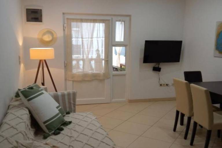 Fully equipped nice rental apartment with barbeque & terrace | Pets allowed — photo 2