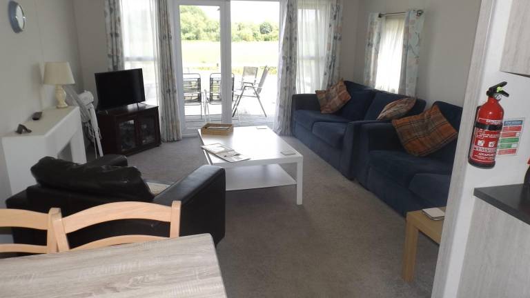 Cosy 3 Bedroom Lodge at Avonvale Holiday Park in Evesham